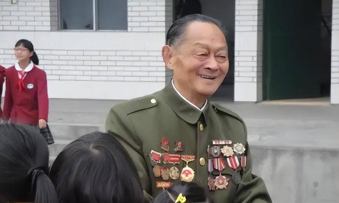 张英才:立下9次特等功,3次被授"特战英雄",记录至今无人能破