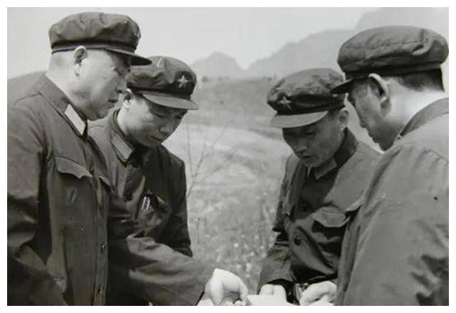 李德生上任北京军区司令员,头天上班便说:我先到副司令那报个到