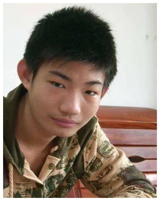 河南第一懒人杨锁有多懒?脚不沾地,吃饭靠喂,23岁独自去世_手机搜狐网