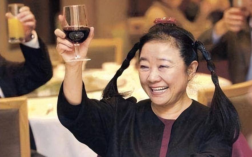 丈夫被绑架30年至今下落不明,830亿遗产全捐_龚如心_王德_香港