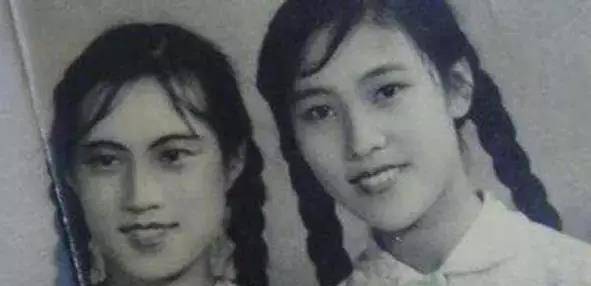 1916年,于立群出生于民国的名门世家,祖父们曾官居要职,可以说是有权