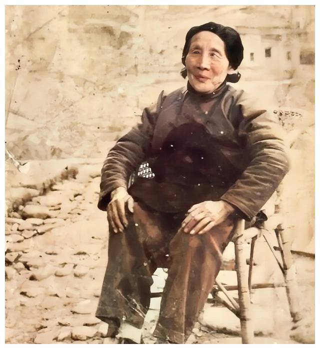 袁,王被杀后,袁文才部下的主要骨干周桂春,陈慕平,谢华光,朱游庭等一