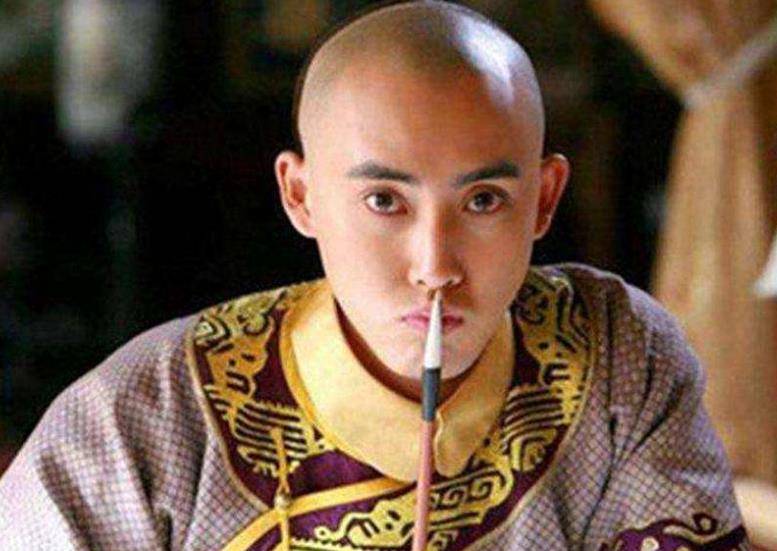 顺治只活了24岁,只喜欢董鄂妃,为什么却有那么多孩子
