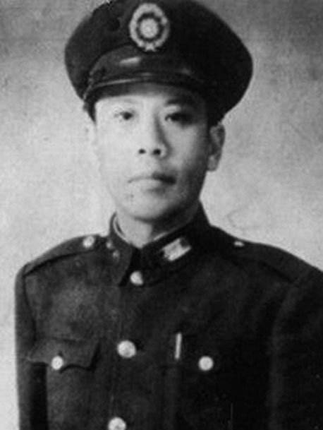 不过在黄百韬死后,刘镇湘却做出惊人之举,穿上将军礼服,佩戴勋章后