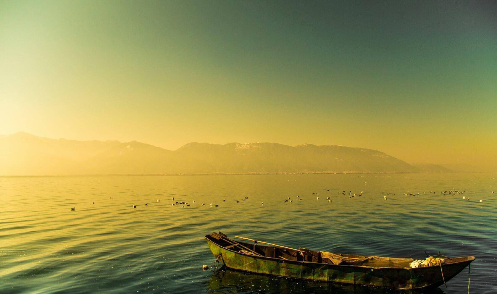 小才女替父亲送客,诗兴大发随口吟首绝美作,仅28字众人拍案叫绝