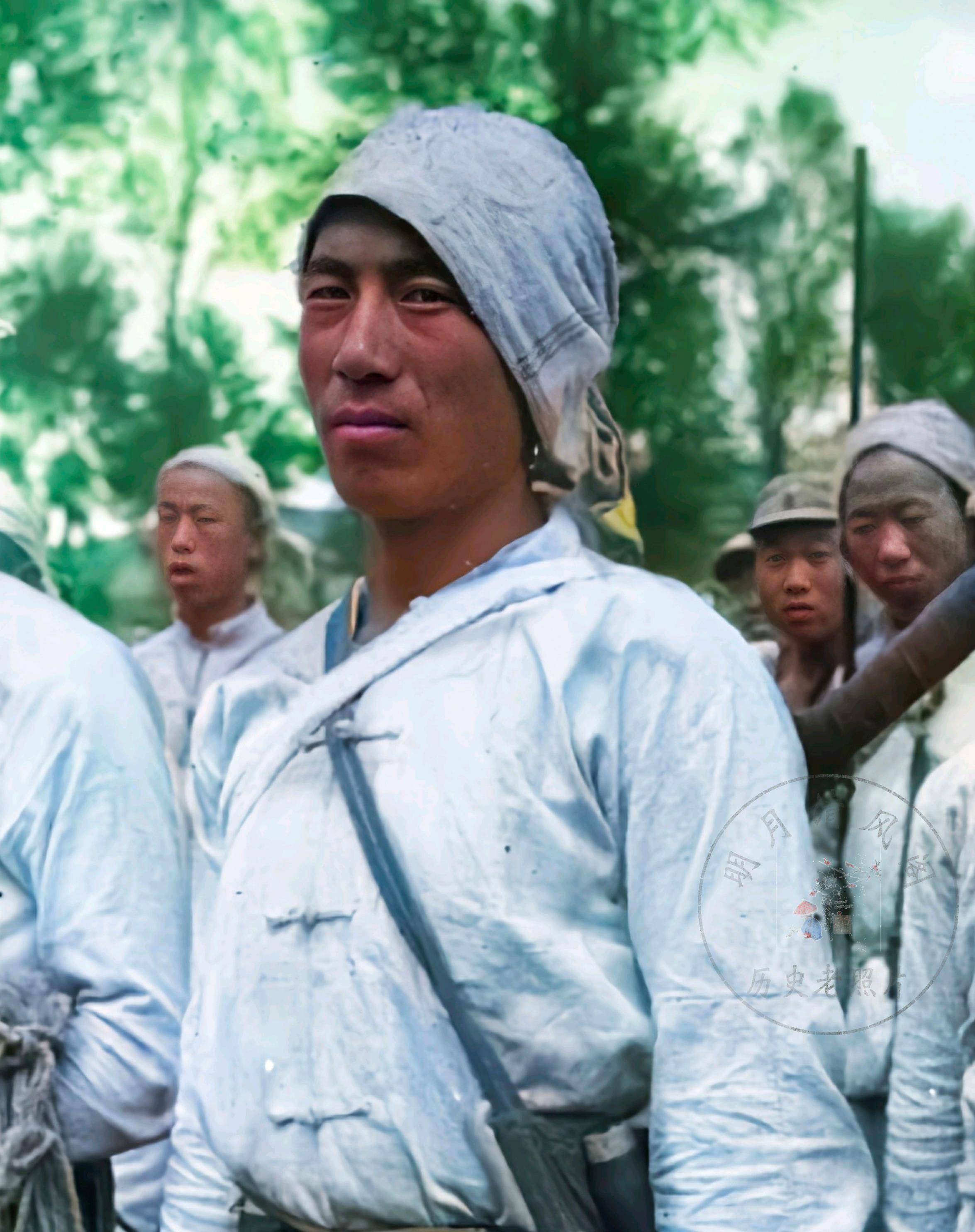 还原一个真实的敌后战场,戴红领章的八路军,手持冲锋枪的游击队