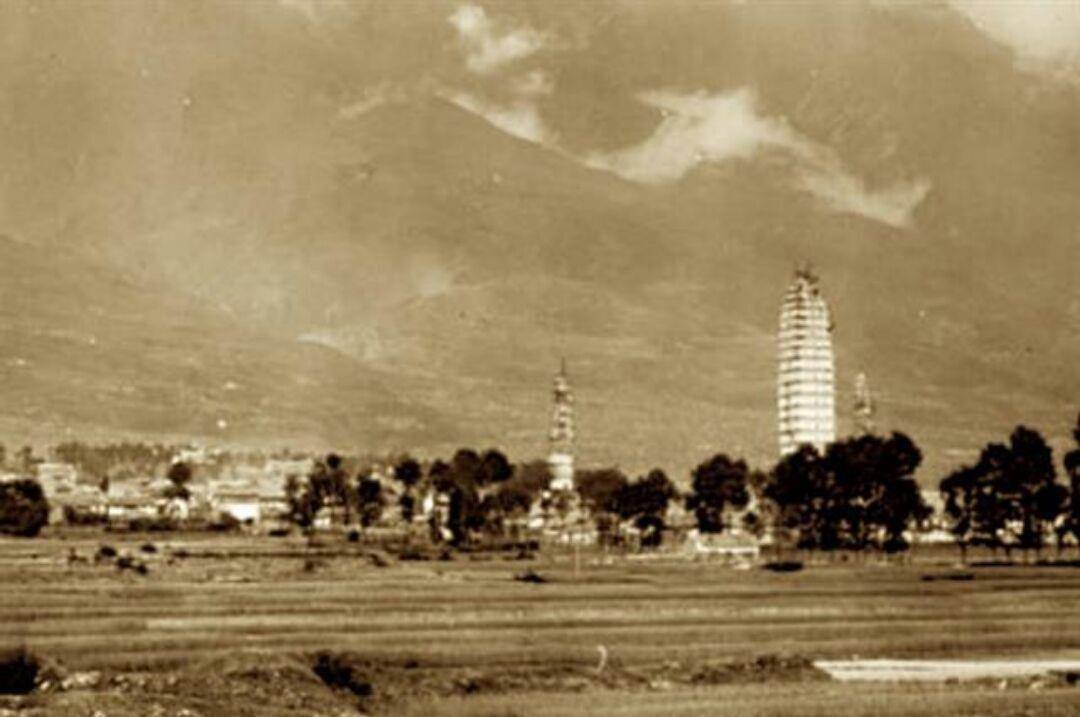 洱源县城被张结巴攻占的消息传到大理,大小政府官员无不震惊,急忙