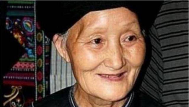 压寨夫人的一生:16岁嫁湘西匪首连生8胎,绝世容颜不败岁月_张平_杨炳
