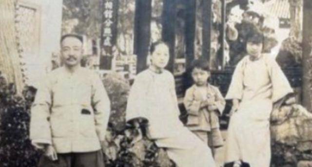 一对结义兄弟，大哥垂涎弟媳美色，设计杀害义弟后，与弟媳生10娃_李烈钧_龚永_华世琦