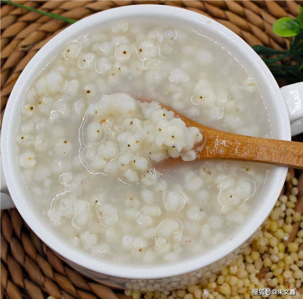 高粱米水饭既有大米的软糯,又不失高粱的独特香气,每吃一口,你都会