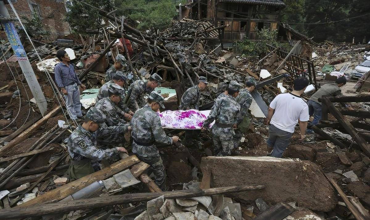 08年汶川地震现场图片图片