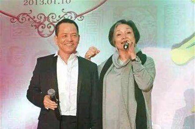 澳门大姐大司徒玉莲,黑势力大哥背后的女人,曾力撑崩牙驹