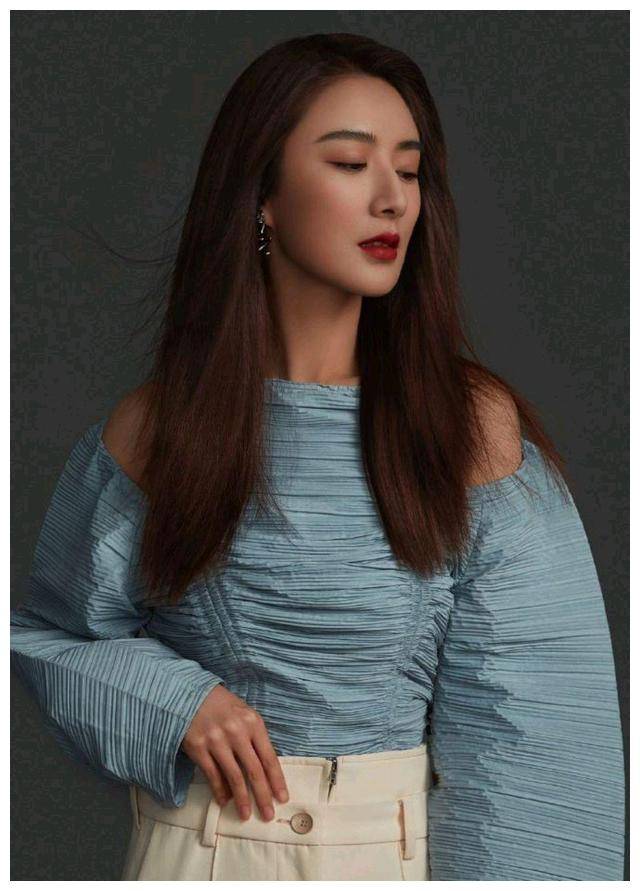 "薇娅光缴纳罚款就十几亿,专科就毕业的她太厉害了吧_富婆_学历_能力