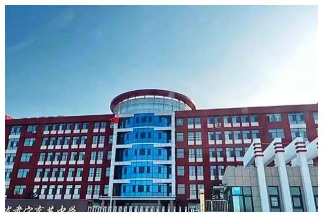 2024年8月20日,河北沧州肃宁县育英中学女教师婚内出轨,跟闺蜜老公的
