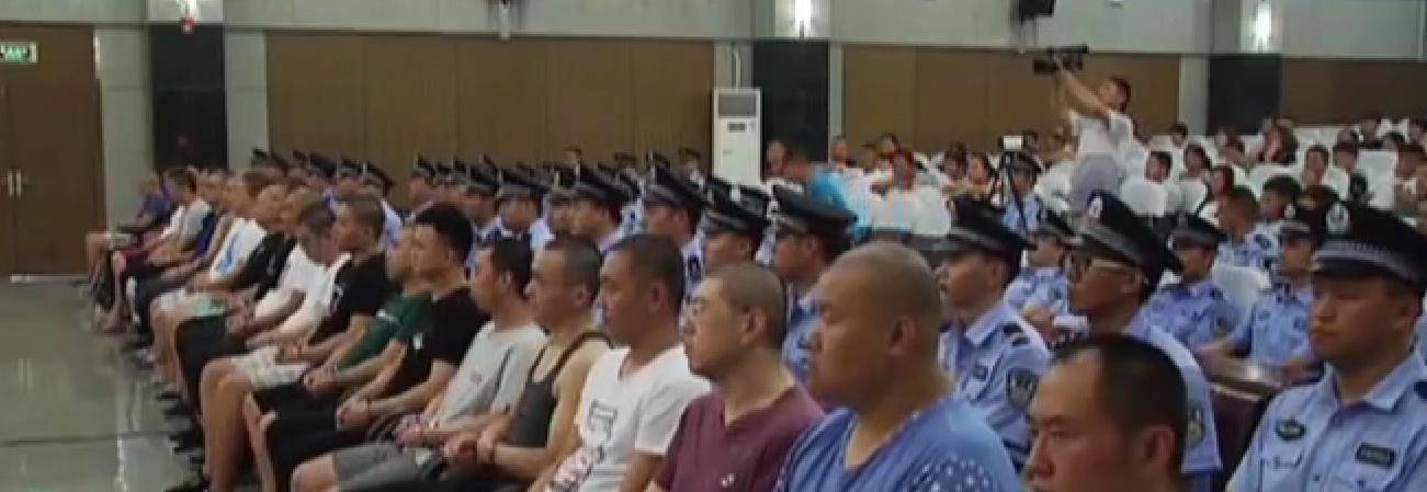 2015年"邯郸五虎"殴打女性,拽头暴揍泄怒火,光天化日砍杀仇家_赵鑫