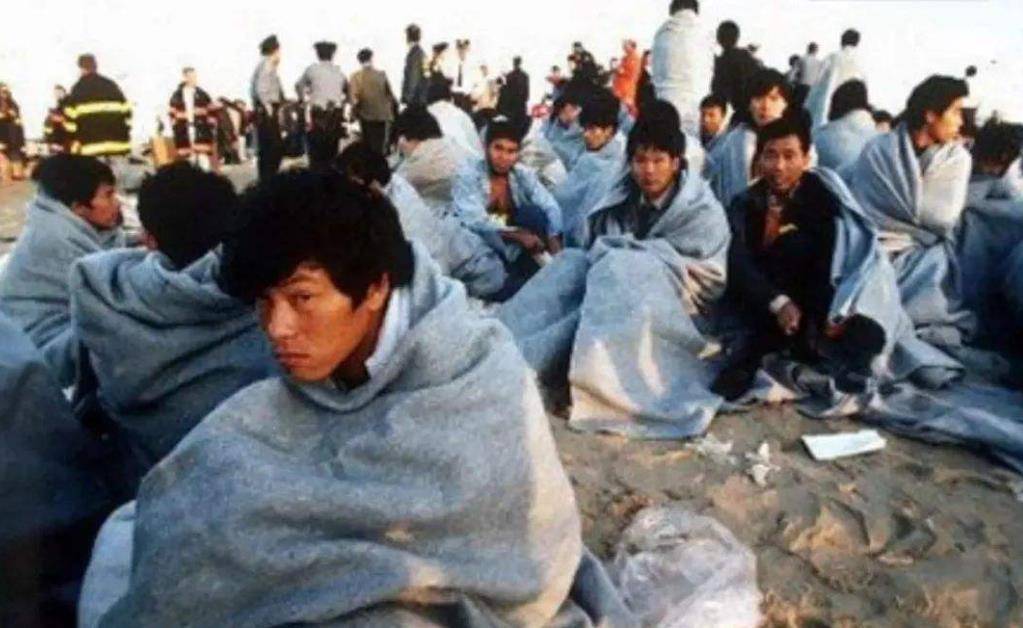被美国全球通缉的福建妇女,在狱中病逝后,160辆林肯为她送行