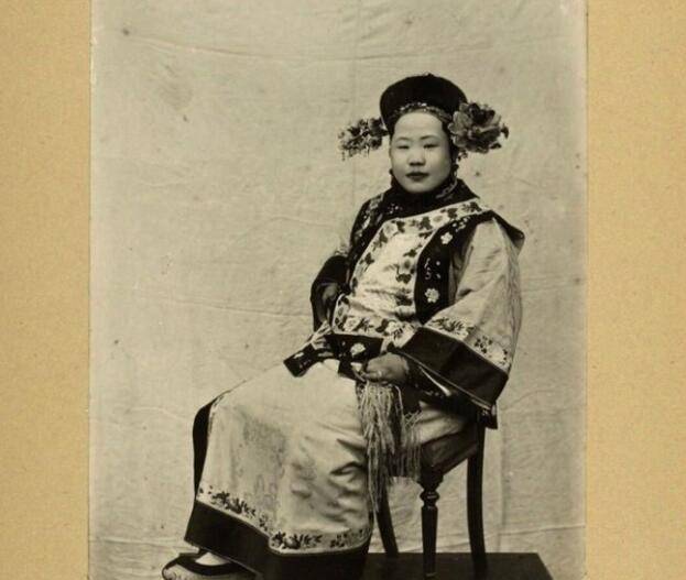 晚清女子到底有多美?为何那么多人向往,真实形象却让人大跌眼镜