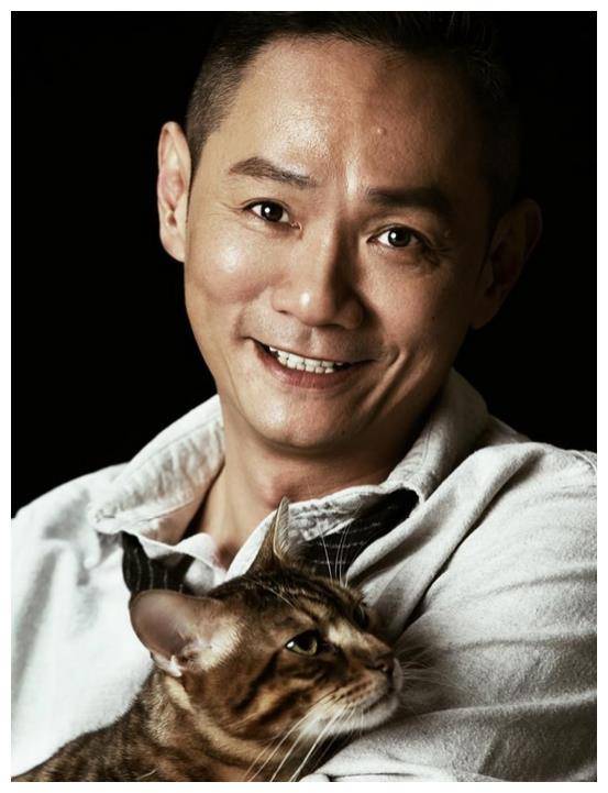 果靖霖:妻子去世14年,他发誓永不再娶,今53岁无儿无女独自生活