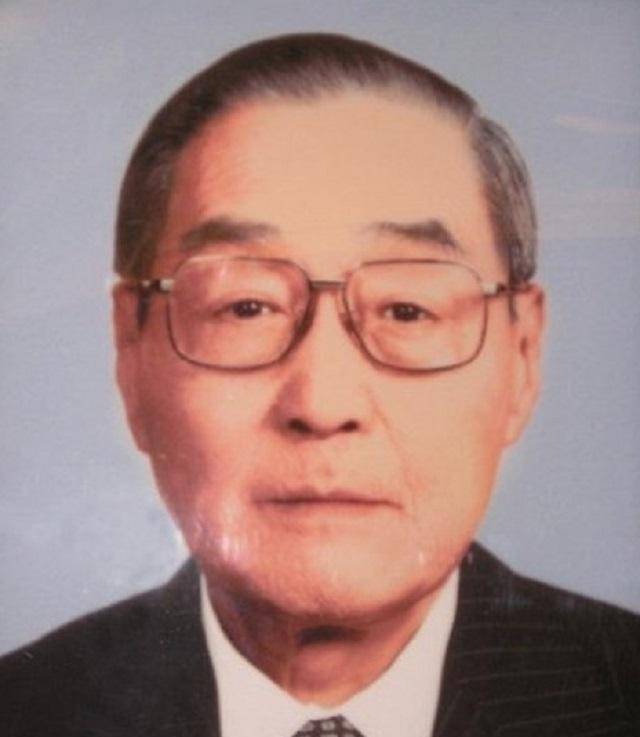 孔德成:出生时军队保护产房,国家鸣礼炮13响,百天便当官