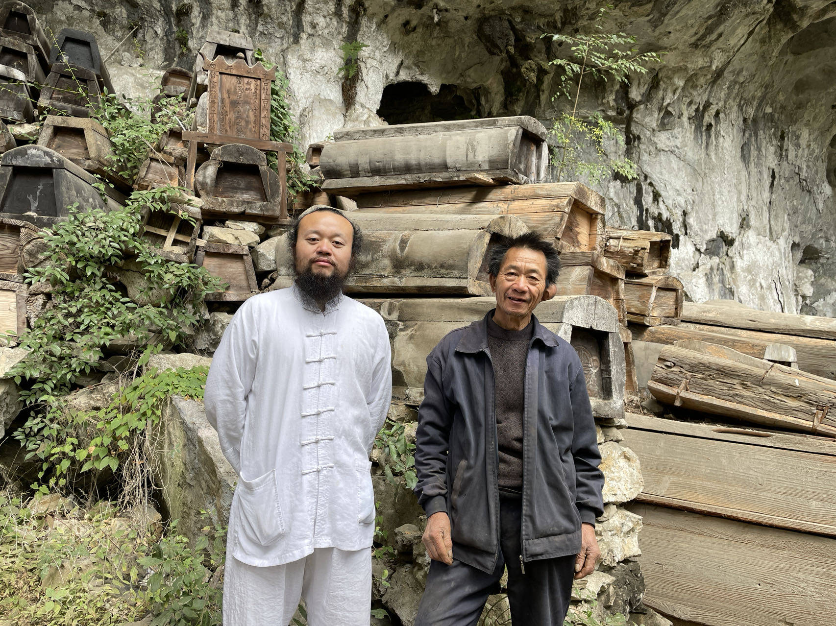 他是湘西最后一位赶尸人,名叫无量子,湘西州龙山县人