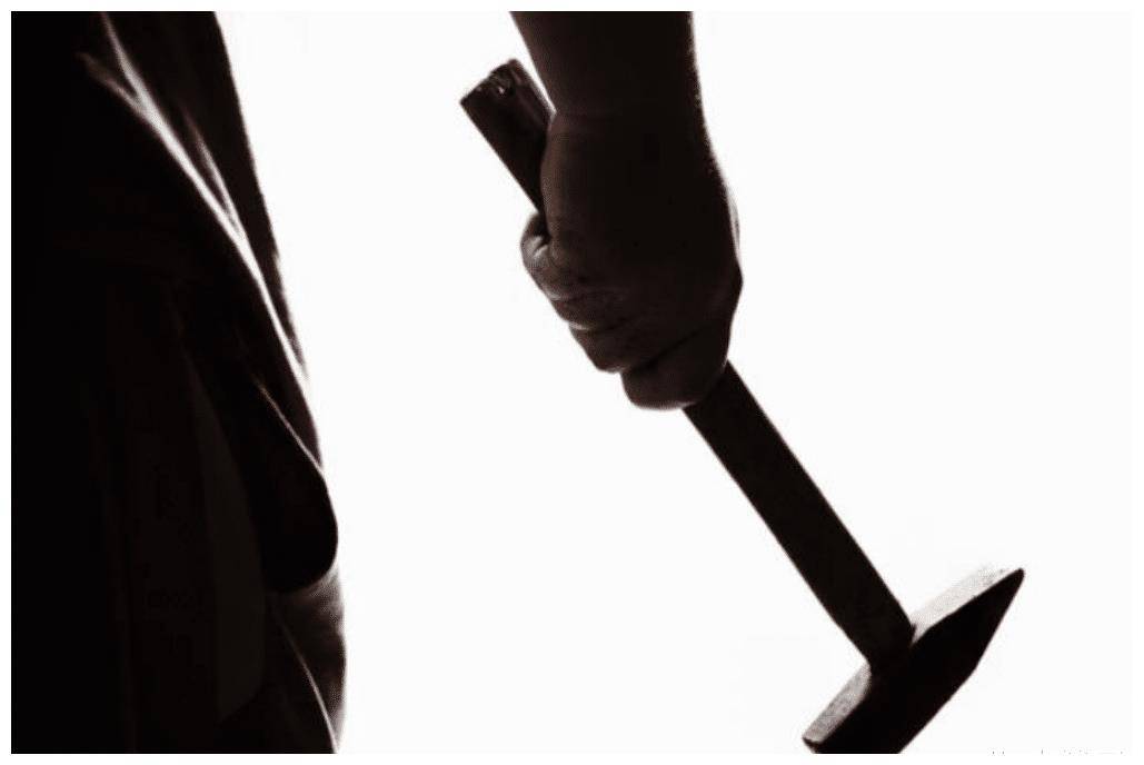 1锤三命!女护士被领导强奸,反而被判死刑,死前为何喜极而泣