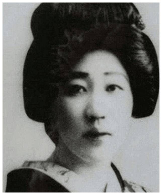 川岛芳子枪决全过程:戴着口罩前往刑场,枪决后面目全非真伪难辨