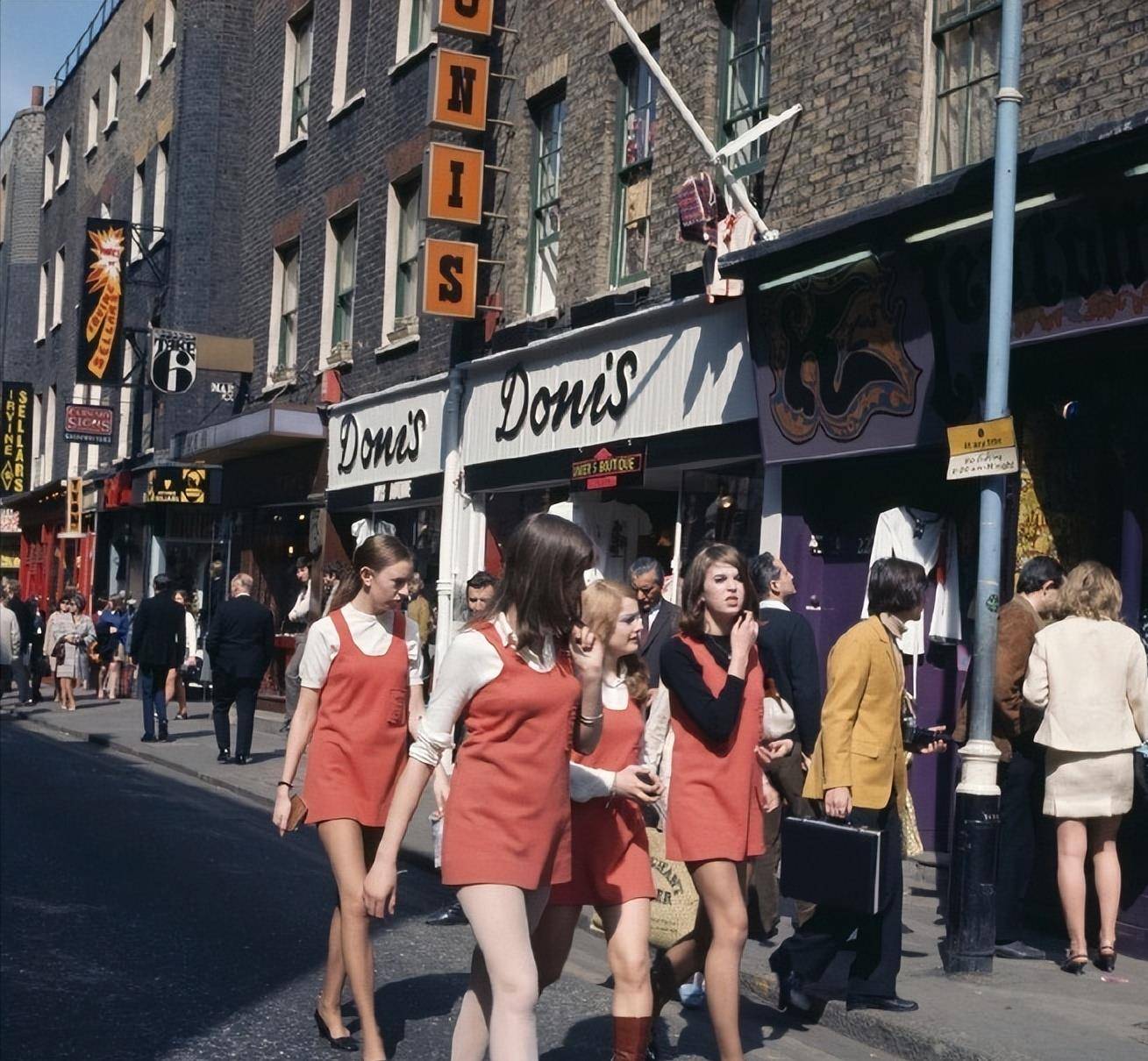 那时候,世界上四分之一的地盘和三分之一的人口,都是英国的.