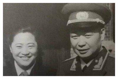 他19岁入党,没参加过长征,授衔时没有军职,毛主席破例授他上_阎红彦_军衔_上将