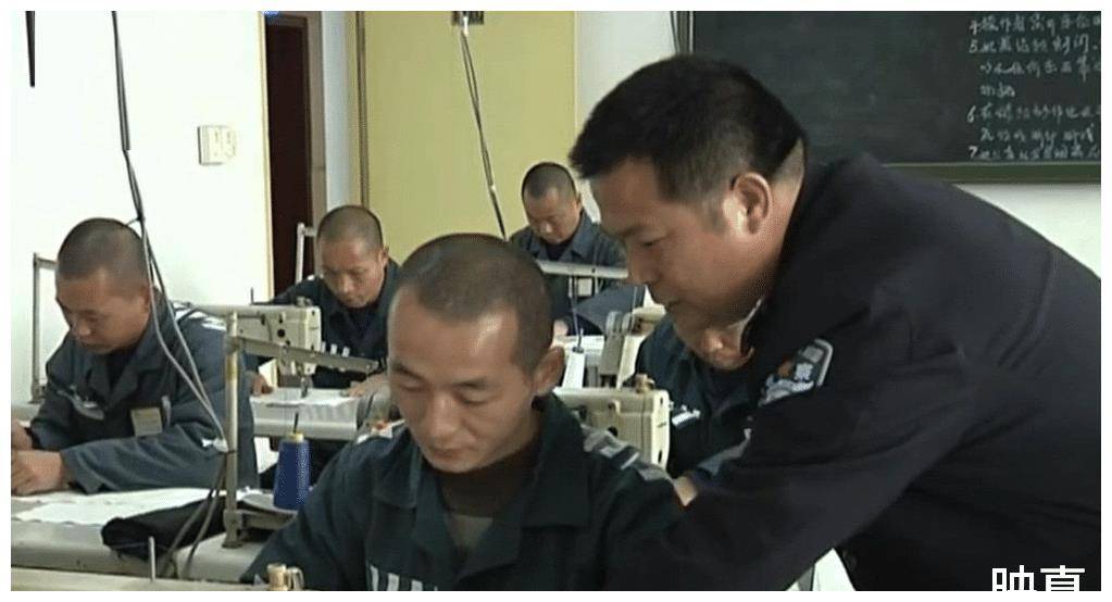 男子监狱服刑,因一个梦发现了自己身世之谜,狱警帮其找到母亲