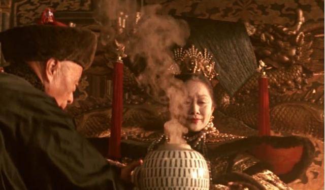 早晨处理光绪身后事,傍晚咬上夜明珠,慈禧最后一天经历了什么?