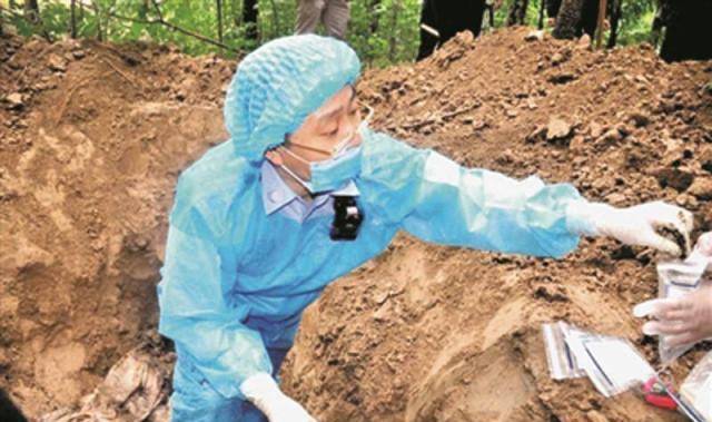 霍元甲被毒死的?79年后,后人迁坟打开了棺木,发现骸骨是黑色的