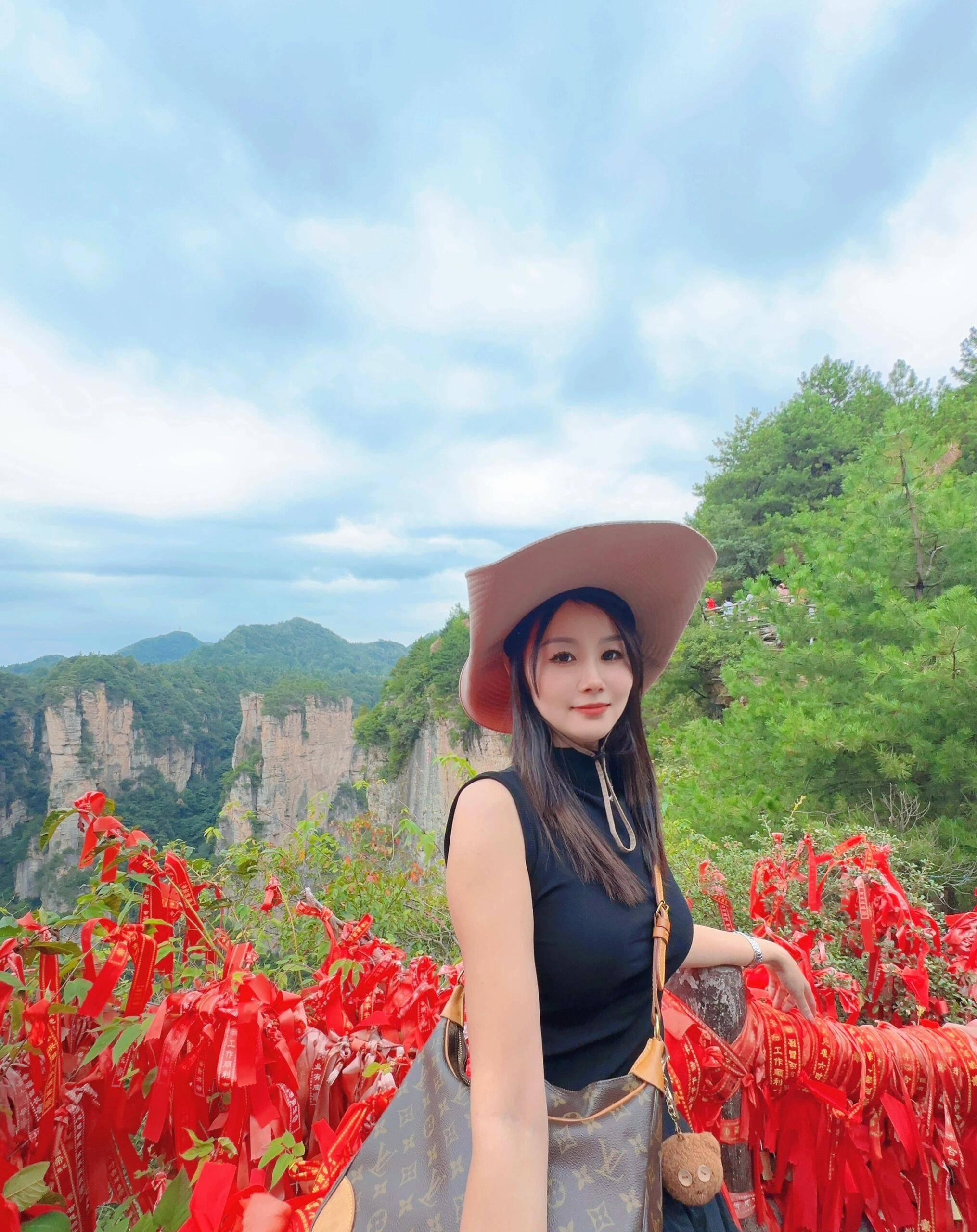 张家界家庭游全解析张家界五天四夜精彩纷呈张家界