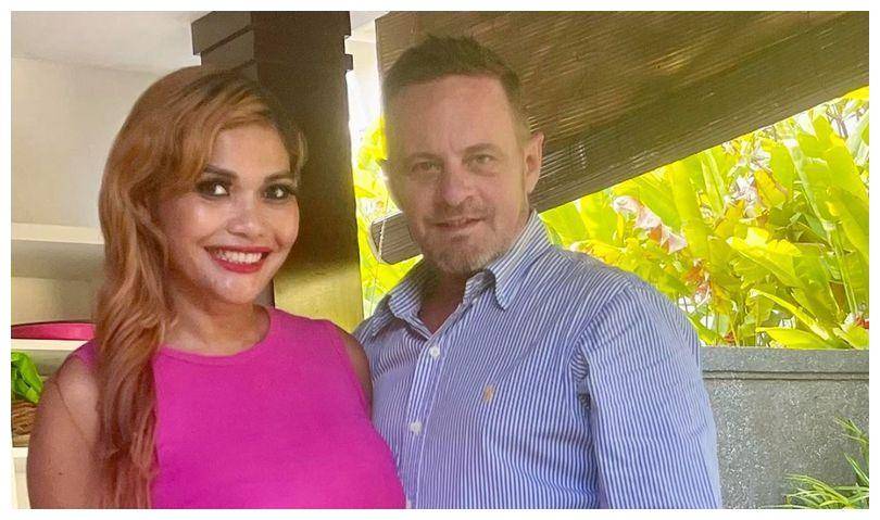 女友刺死,当时他正在跟前妻视频通话_马特·哈珀_艾米·帕克帕汉_警方