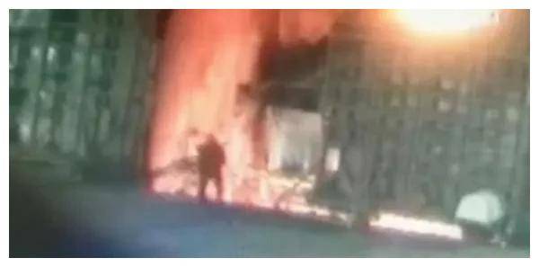 2021年，王龙跳进炼钢炉自杀身亡，成年人的崩溃只在一瞬间-包钢王龙个人资料