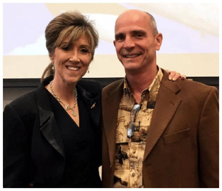 惊魂之旅:一道2010年的玻璃裂痕,导致8年后美西南航空班机空难_舒尔茨