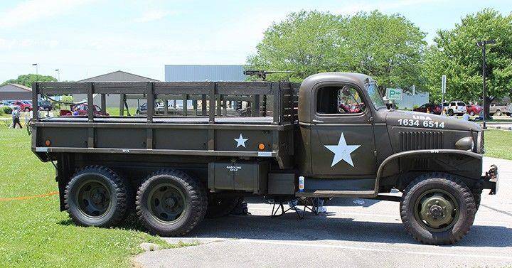 巴顿将军里面住,二战美军生产的gmc军卡,载货拉人两不误(一)_卡车