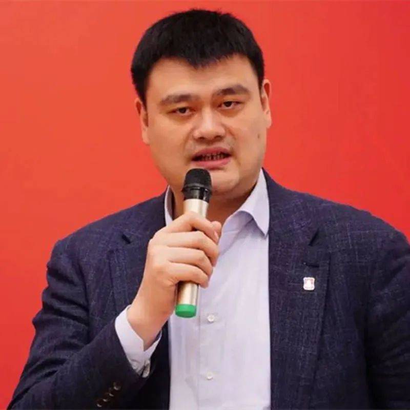 篮球巨星姚明的正式上任亮相北京新岗位 推动篮球科技融合倡导本土