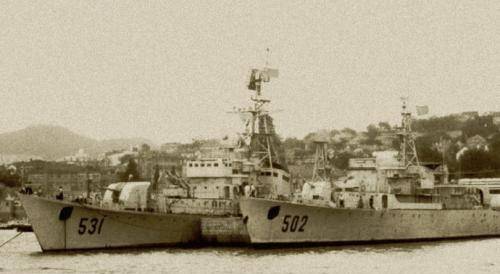 1975年11月8日,苏联大型反潜舰警戒号副舰长萨布林伙同一些舰员将舰长