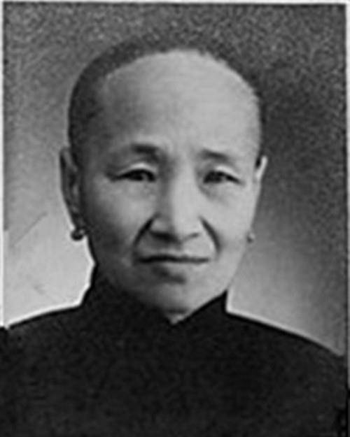 黄金荣二任老婆:前妻"旺夫"长寿105岁,后妻"败家"享年39