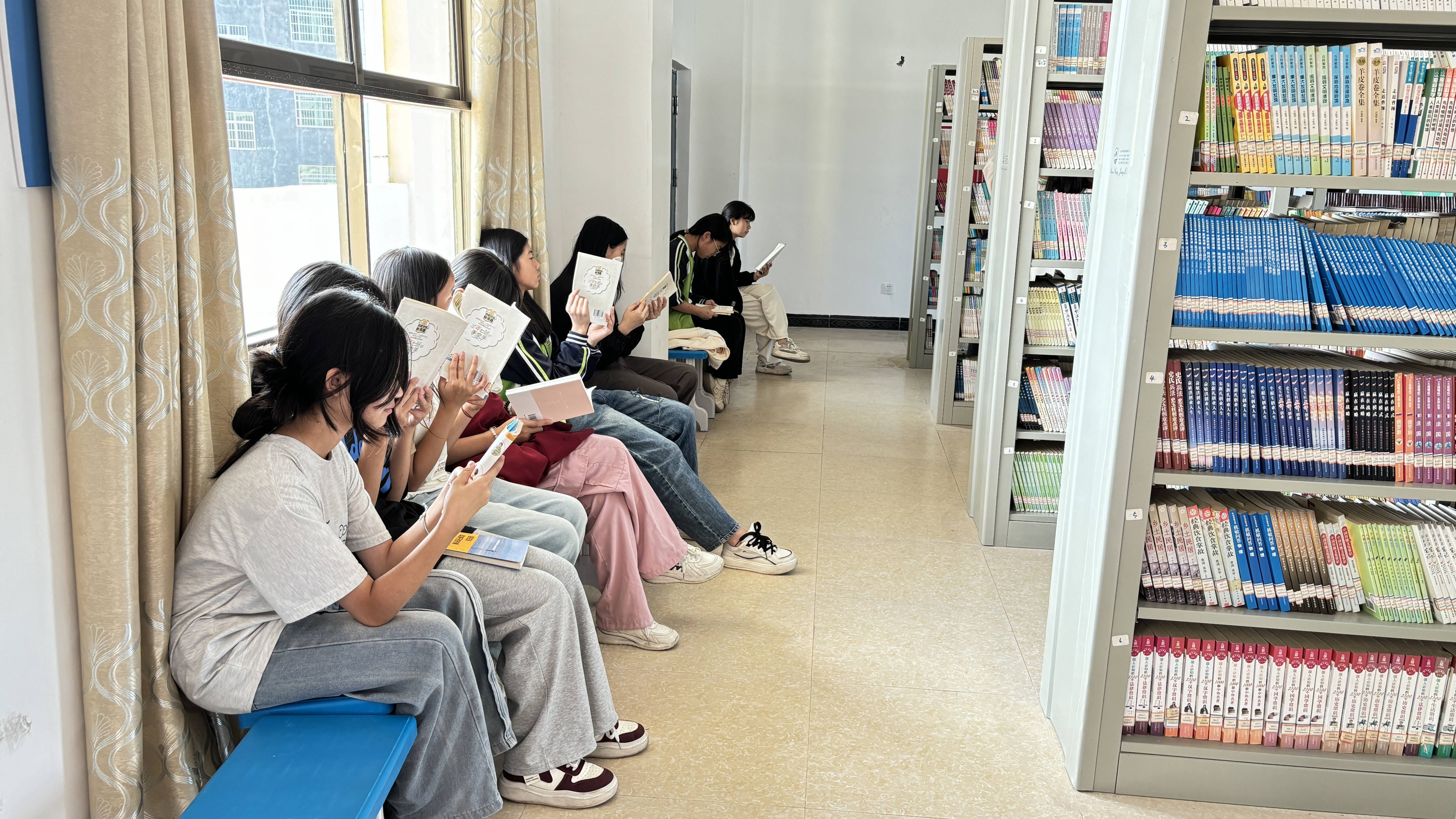 —书香满校园:培养学生读书习惯与图书馆借阅新貌