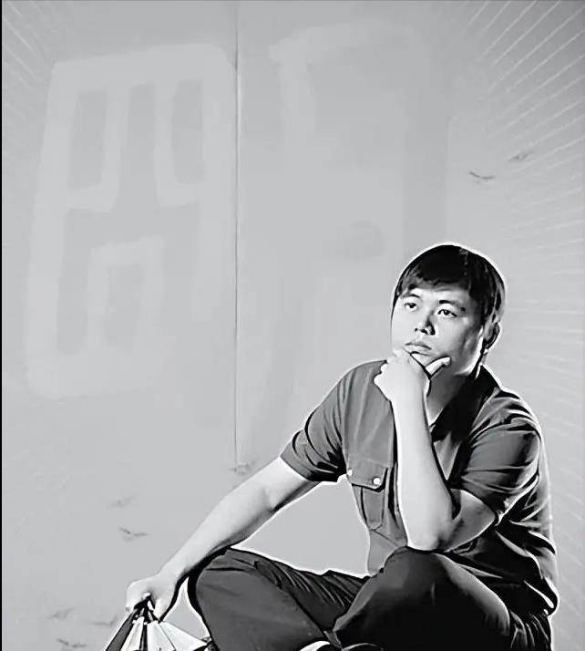 我觉得当时的知识储备足够考上大学,自然就放宽心了."石悦淡定答道.