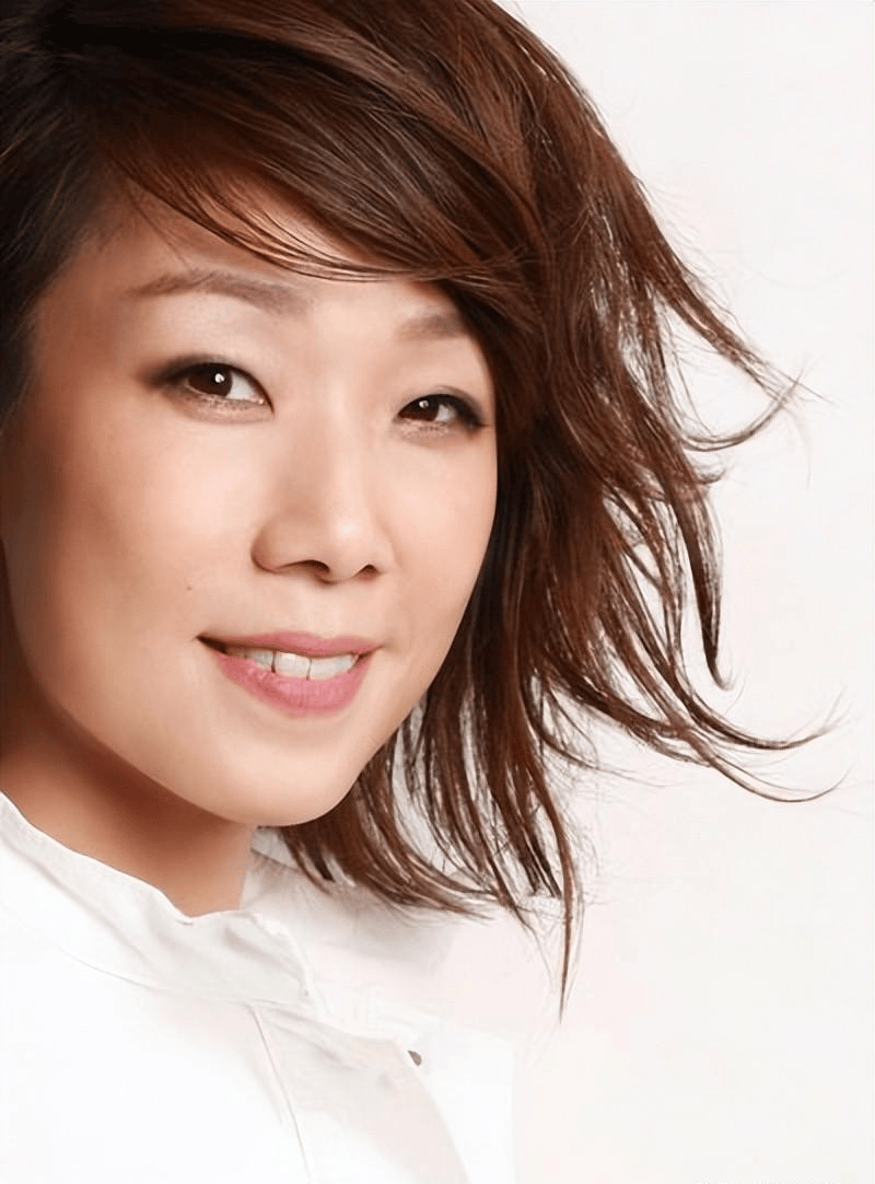 林忆莲:与李宗盛未婚先孕后,和初恋相爱,53岁和小11岁男友分手