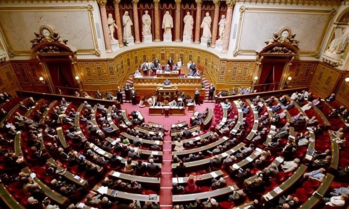 原创英国首相的权利场:三百多年的议会内阁制,政府首脑浮沉录