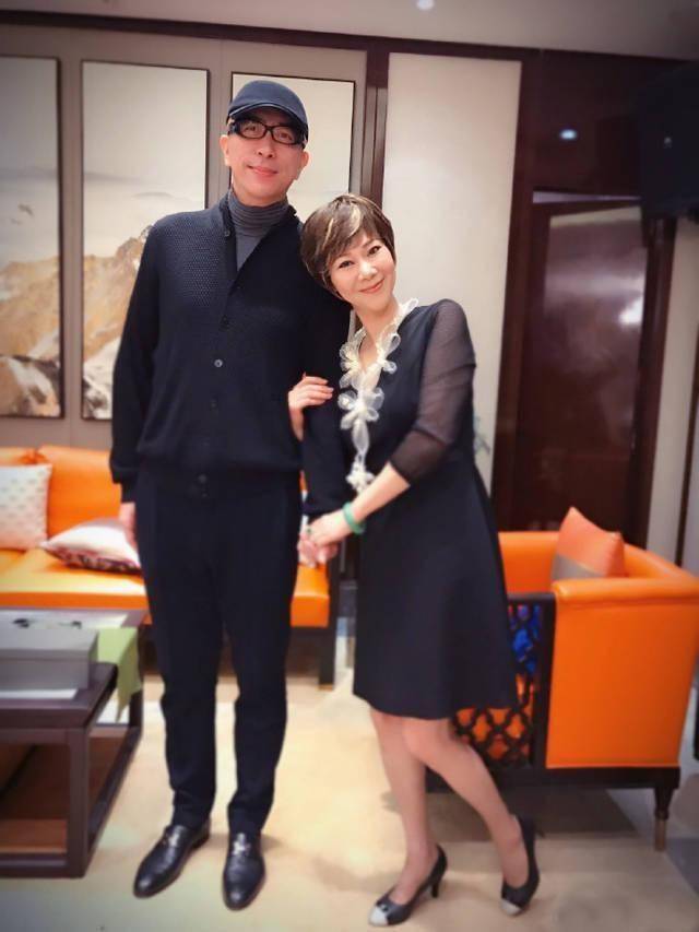 回顾"国乒魔王"曹燕华:爱抽烟爱烫头,22岁宣布退役_施之皓_徐寅_成为