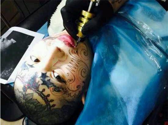 中国最疯狂的三大纹面人:半人半鬼,这个女人让多少男人惋惜!