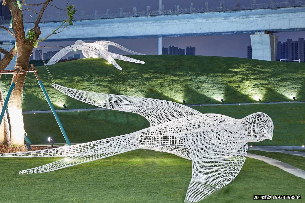 不锈钢镂空燕子动物雕塑 户外编织工艺装饰摆件