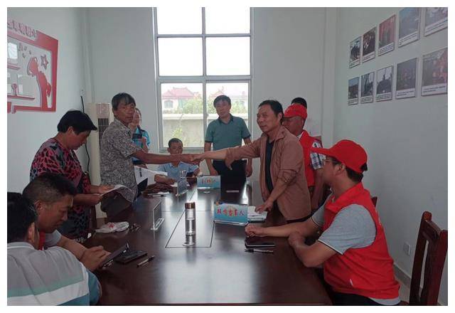东台这名村支书火了!村民:这才是最美的样子