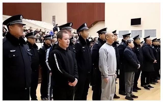 还有混迹煤炭,铁路,化工业的太原地下老大但在这些黑道势力还没有成名