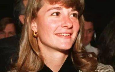 比尔盖茨和相伴27年妻子离婚,8000亿财产待分割,背后有何隐情_梅琳达