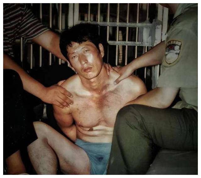 中国十大案件之首:从幸福家庭到连环杀手,白宝山如何走上歧路?